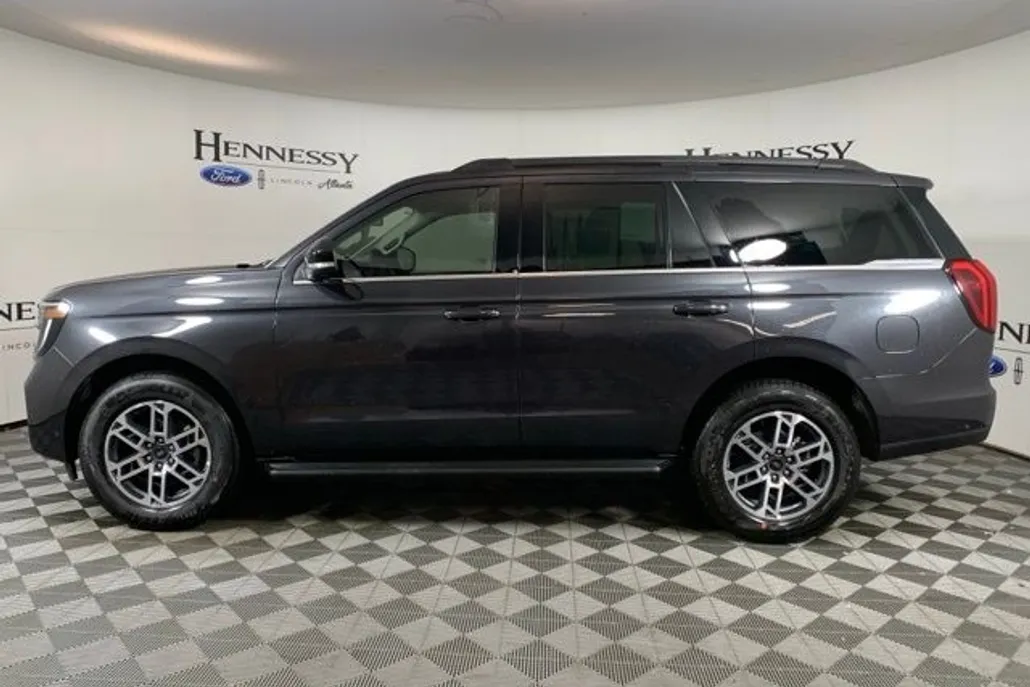 2025 Ford Expedition photo 1