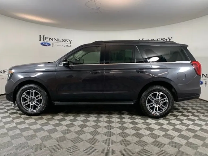 2025 Ford Expedition photo 1