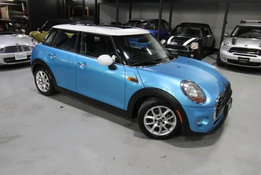 2018 Mini Cooper 4 Door Hardtop photo 1