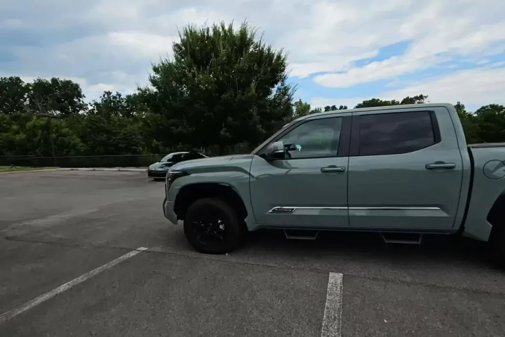2025 Toyota Tundra SR5 photo 1