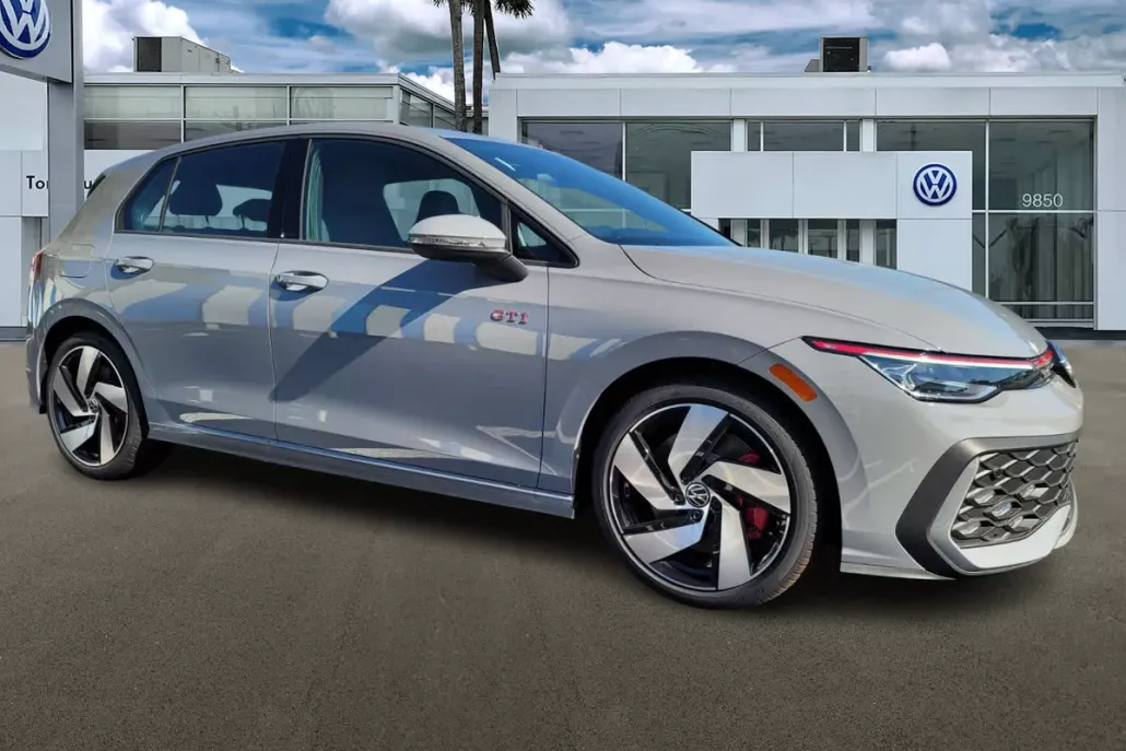 2025 Volkswagen Golf GTI S photo 1