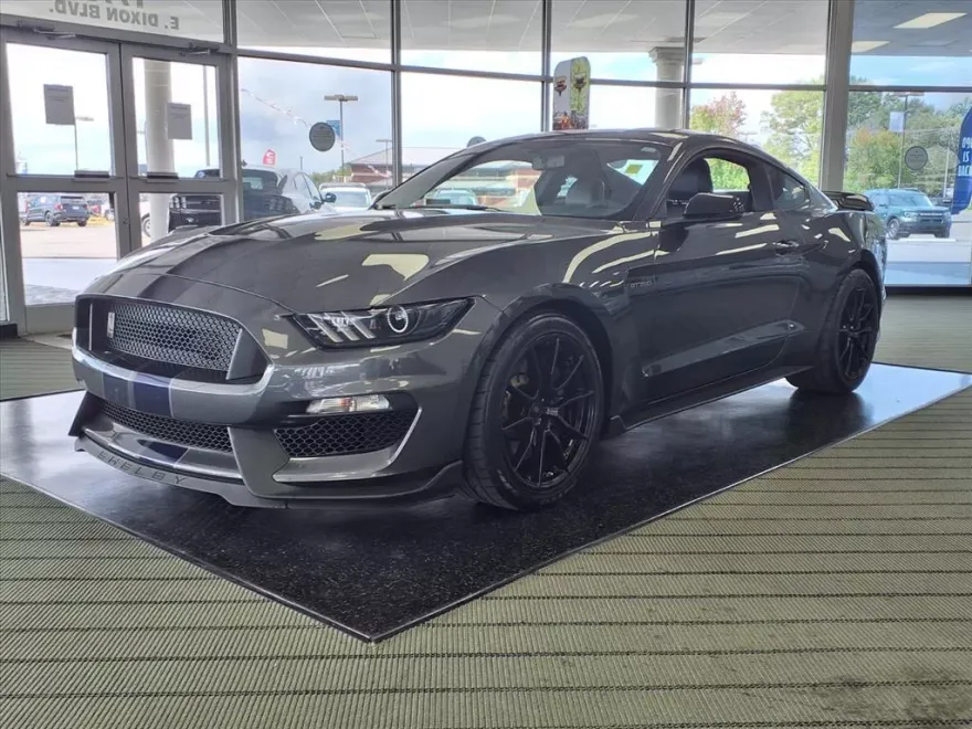 2019 Ford Mustang Shelby GT350 photo 1