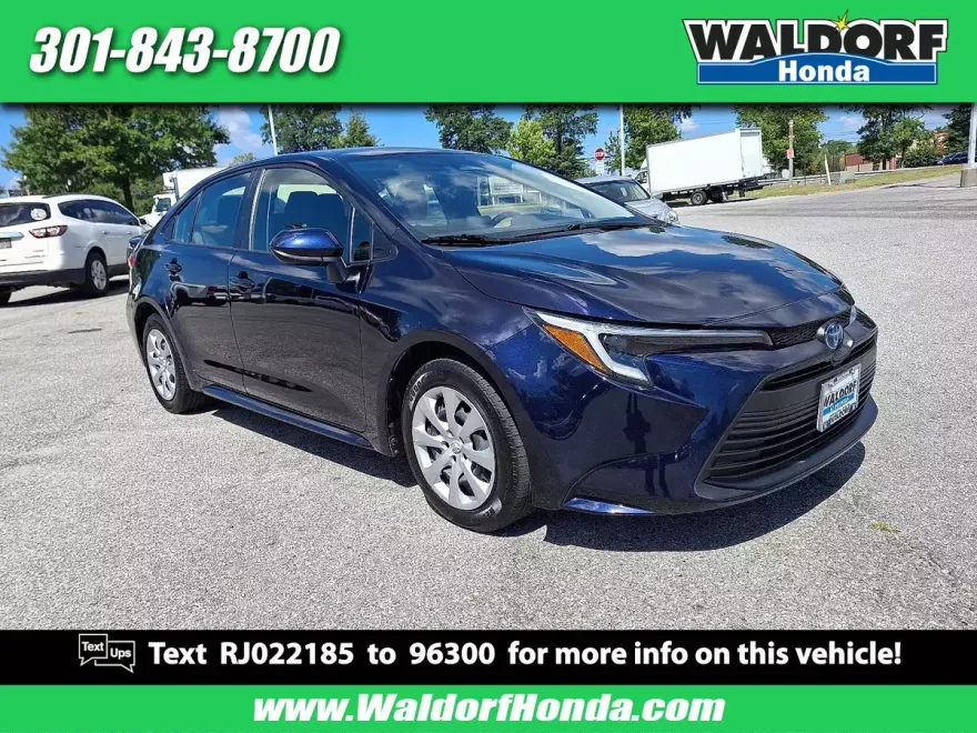 2024 Toyota Corolla LE photo 1
