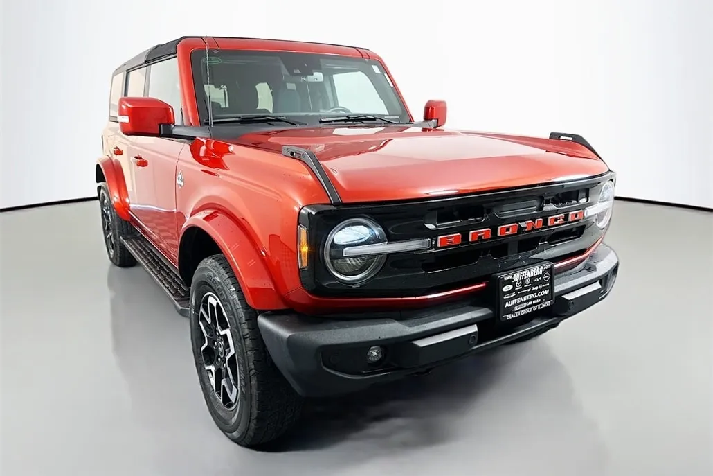 2022 Ford Bronco Outer Banks photo 1