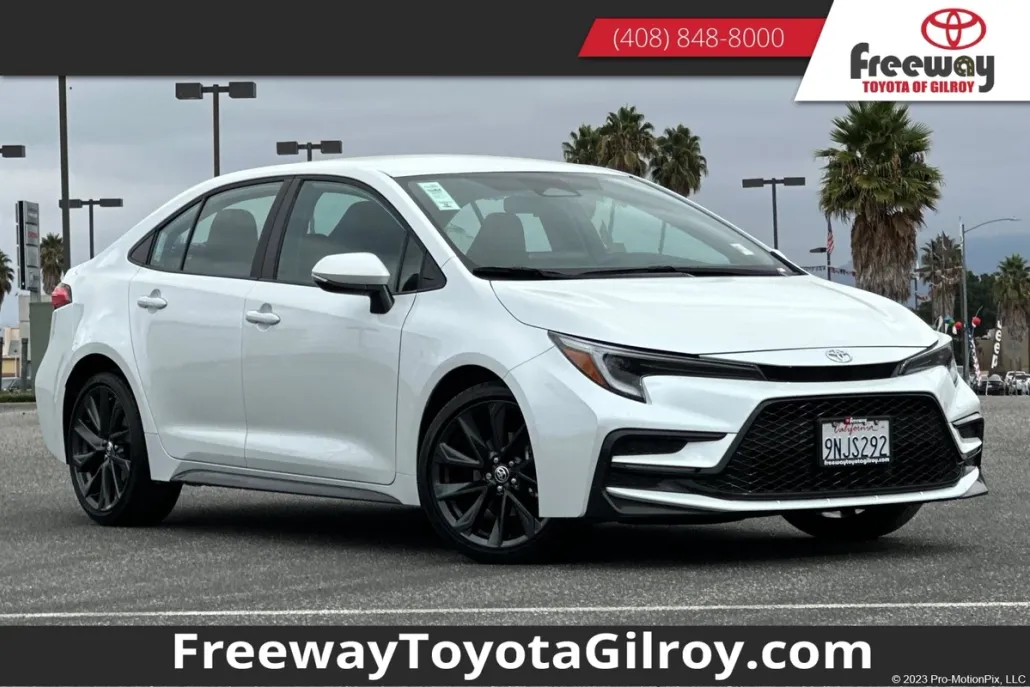 2024 Toyota Corolla SE photo 1
