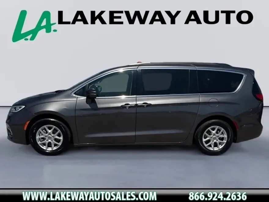 2022 Chrysler Pacifica Touring L photo 1