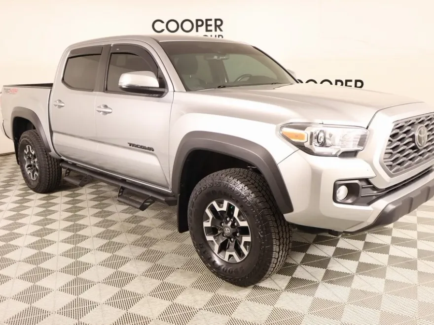 2023 Toyota Tacoma V6 photo 1
