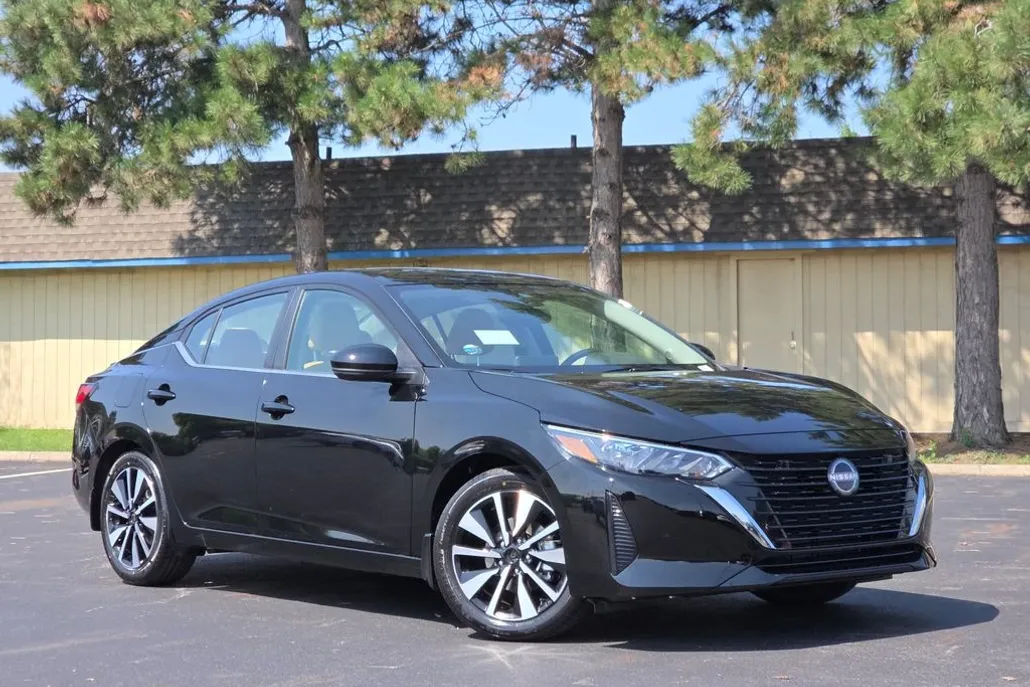 2025 Nissan Sentra SV photo 1