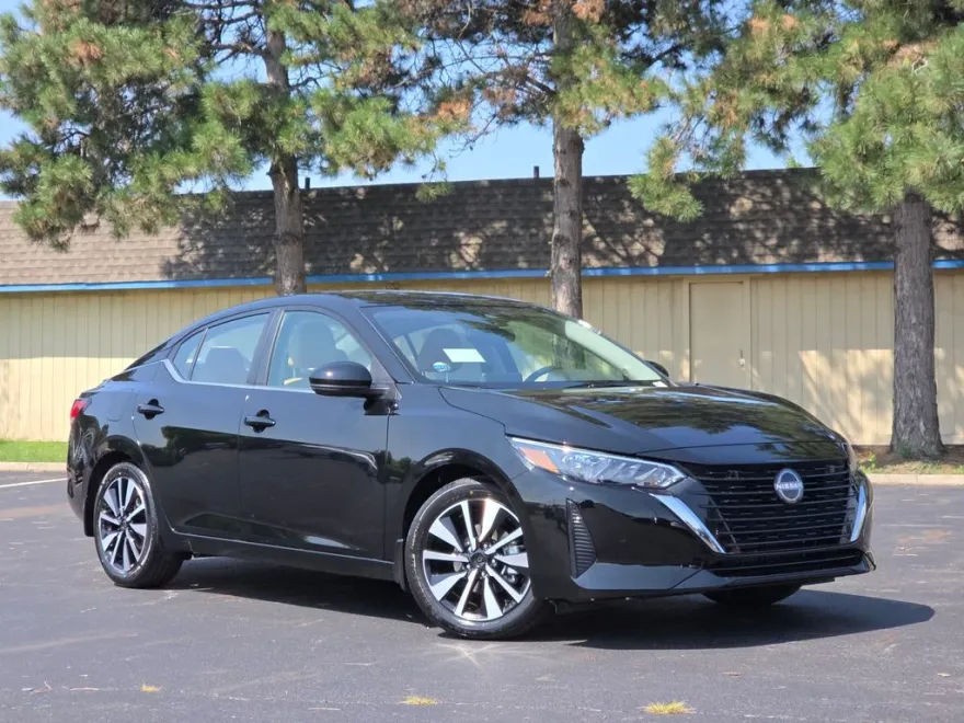 2025 Nissan Sentra SV photo 1