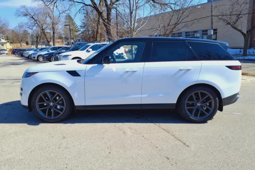 2025 Land Rover Range Rover Sport SE photo 1