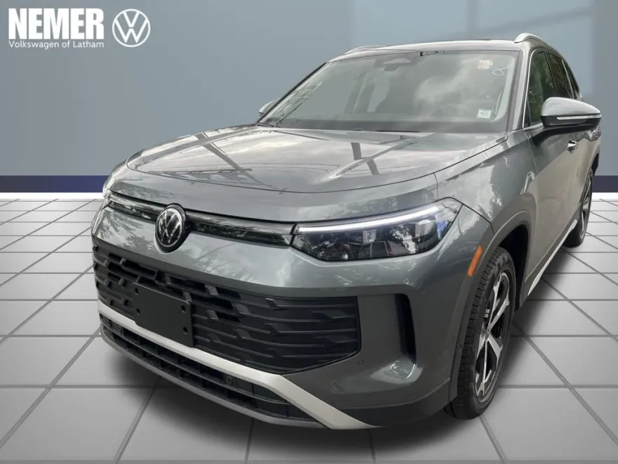 2025 Volkswagen Tiguan SE photo 1