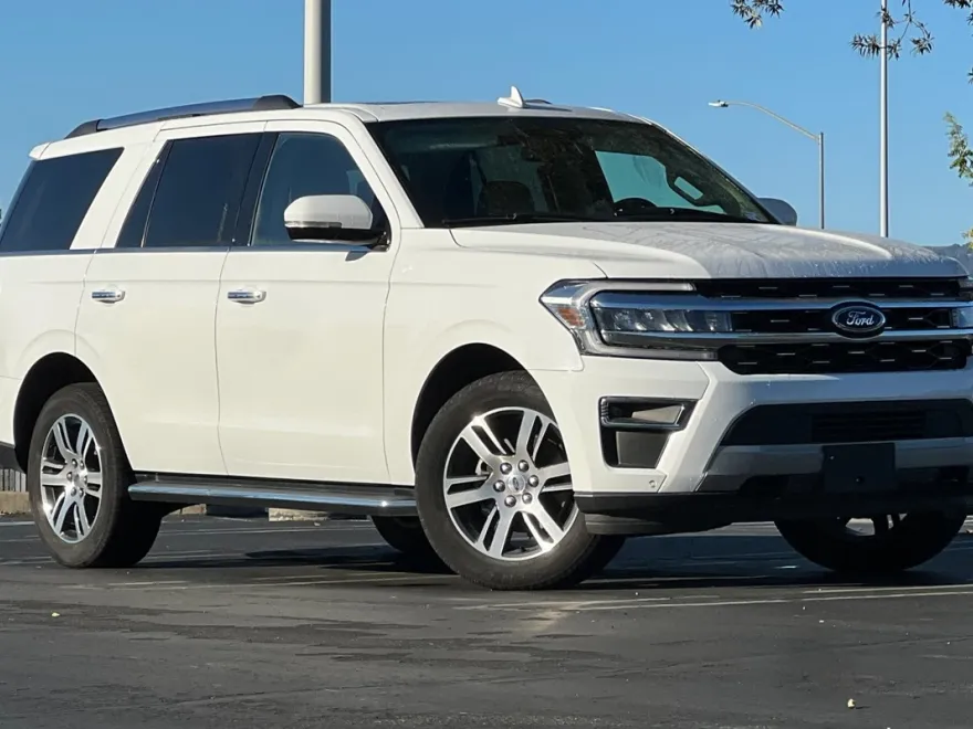 2023 Ford Expedition Limited photo 1
