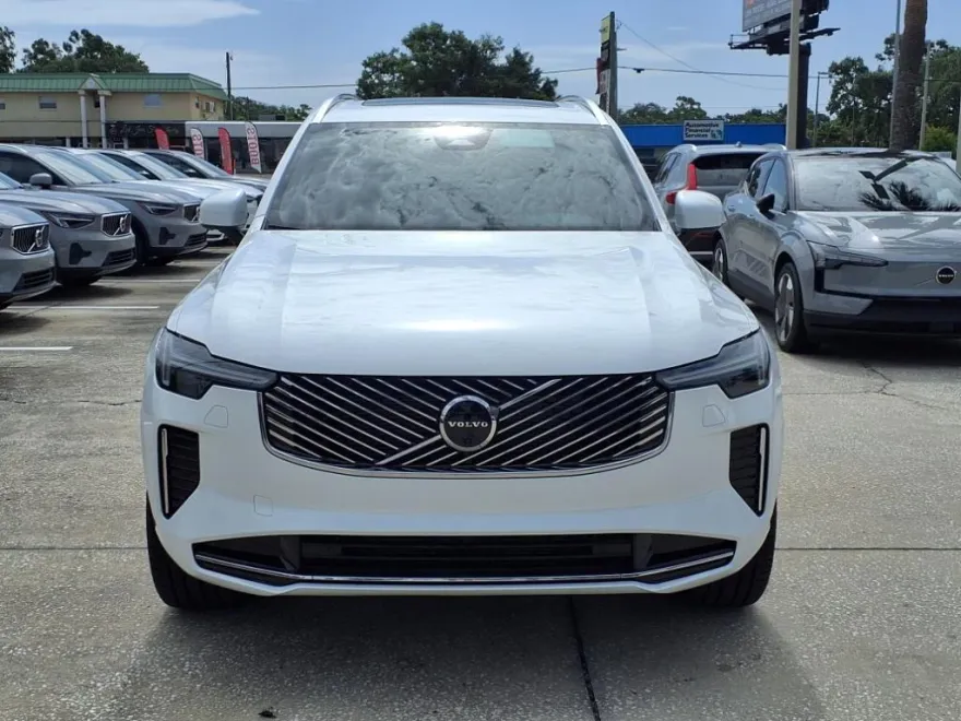2026 Volvo XC90 B5 Plus photo 1