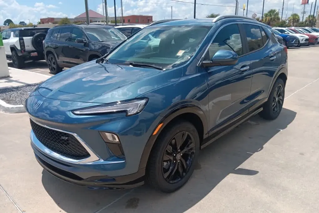 2026 Buick Encore GX Sport Touring photo 1