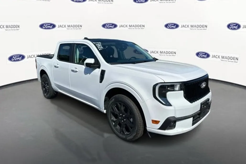 2025 Ford Maverick photo 1