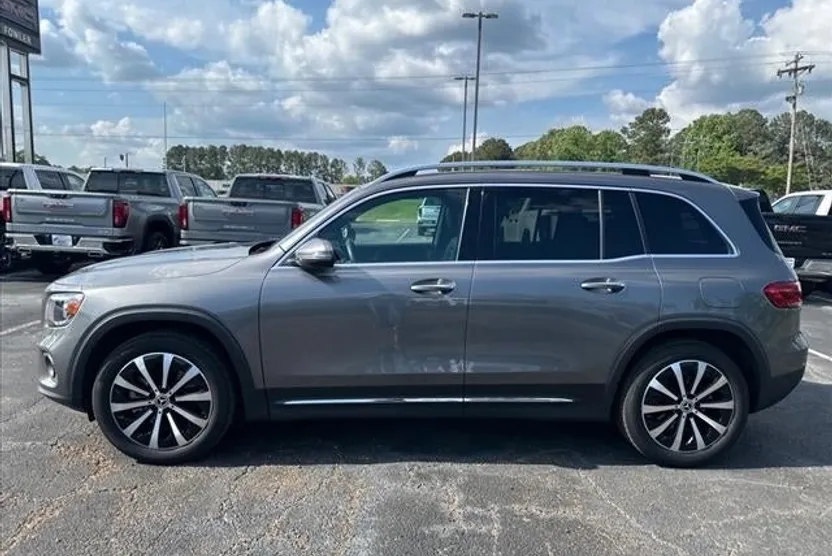 2023 Mercedes Benz GLB 250 4MATIC photo 1