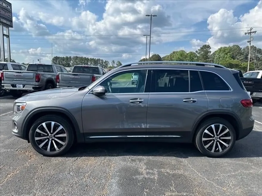 2023 Mercedes Benz GLB 250 4MATIC photo 1