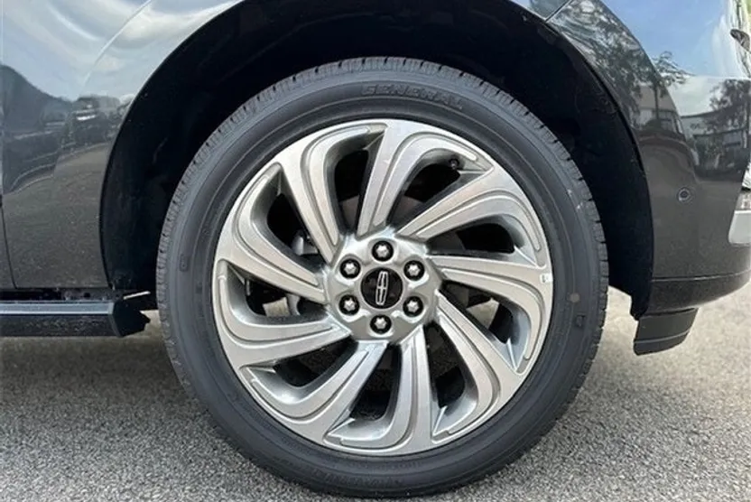 2024 Lincoln Navigator L Reserve photo 1