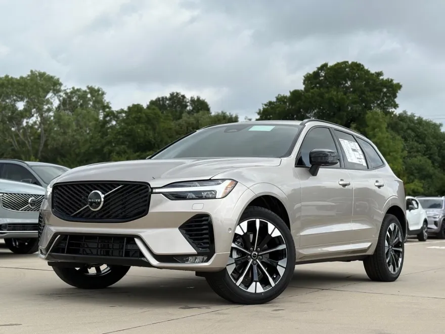 2026 Volvo XC60 B5 Plus photo 1