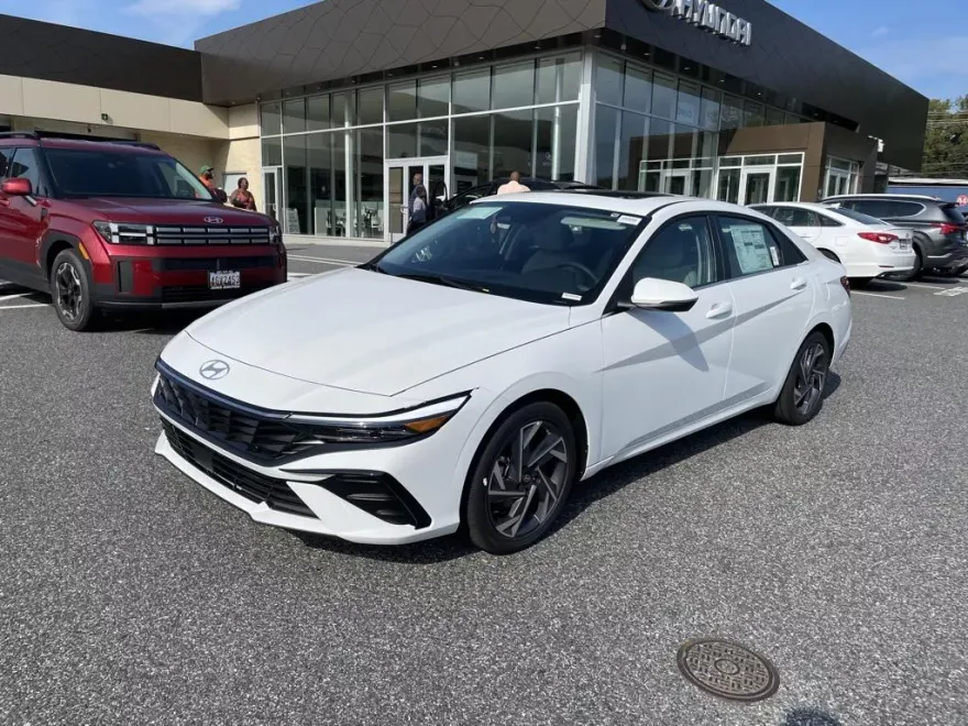 2025 Hyundai Elantra Hybrid Limited photo 1