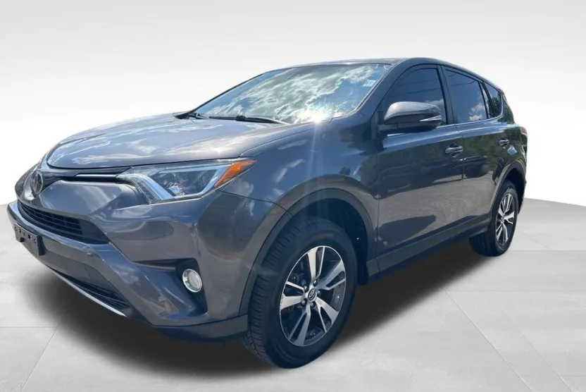 2018 Toyota RAV4 XLE photo 1