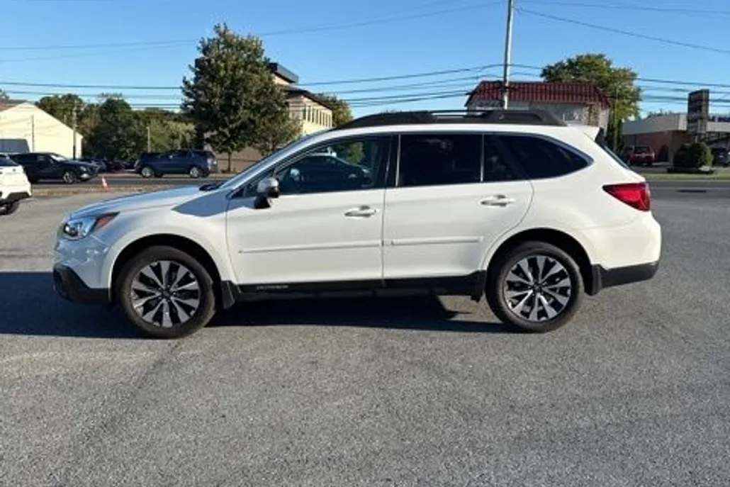 2016 Subaru Outback 2.5i Limited photo 1