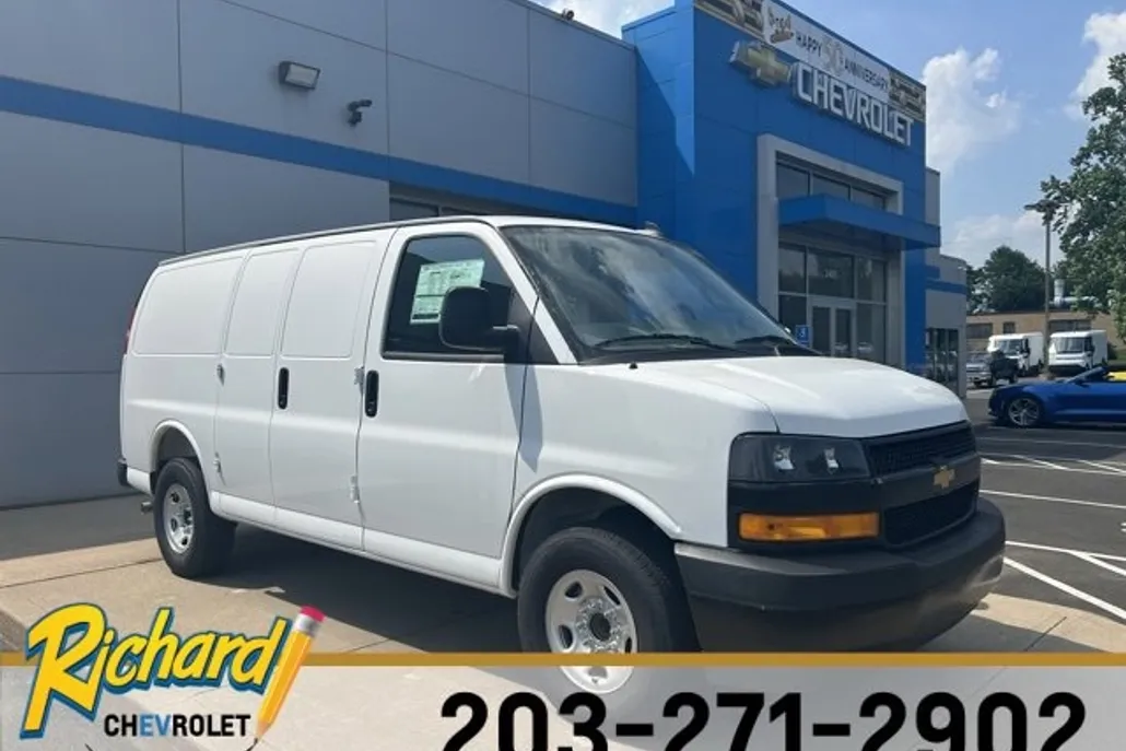 2025 Chevrolet Express Cargo 2500 photo 1