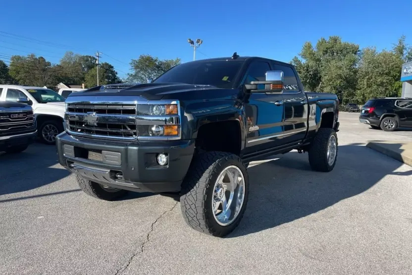 2018 Chevrolet Silverado 2500HD High Country photo 1