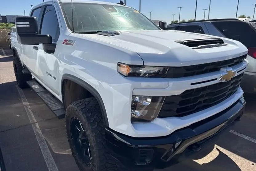 2024 Chevrolet Silverado Custom photo 1