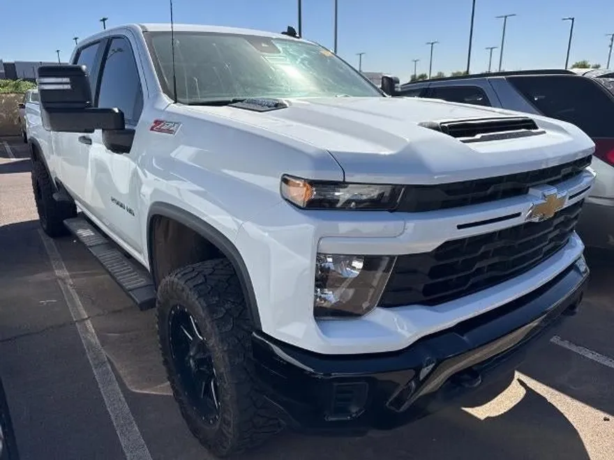 2024 Chevrolet Silverado Custom photo 1