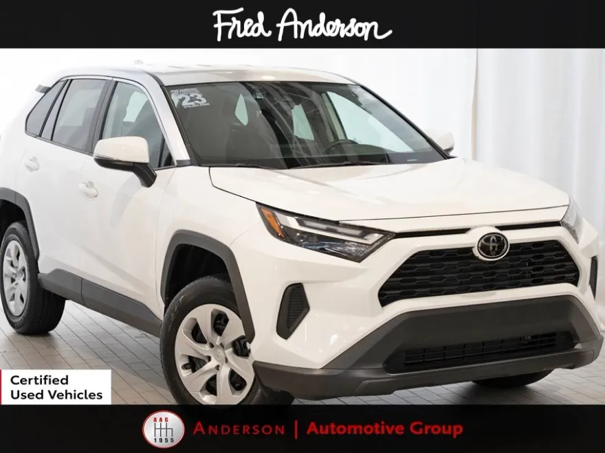 2023 Toyota RAV4 LE photo 1