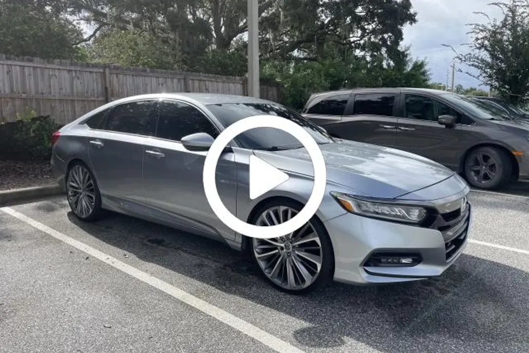 2018 Honda Accord LX 1.5T photo 1