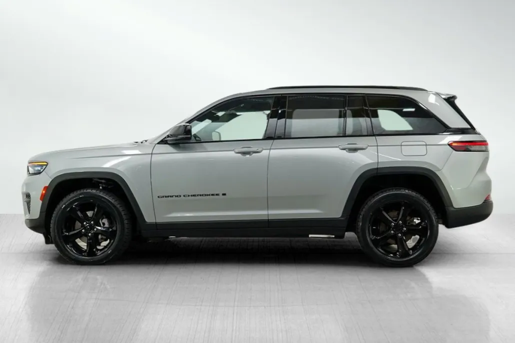 2023 Jeep Grand Cherokee Altitude photo 1