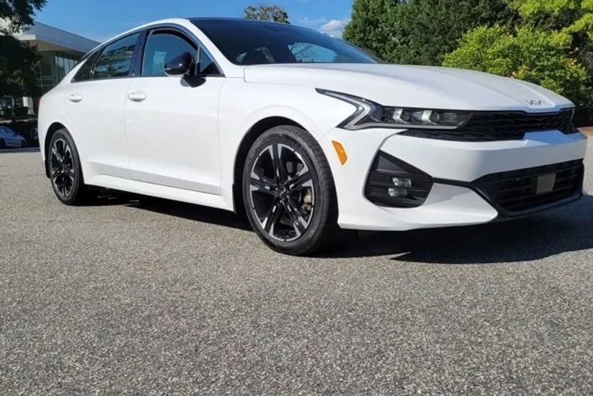 2023 Kia K5 GT-Line photo 1