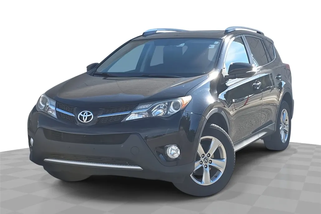 2015 Toyota RAV4 XLE photo 1
