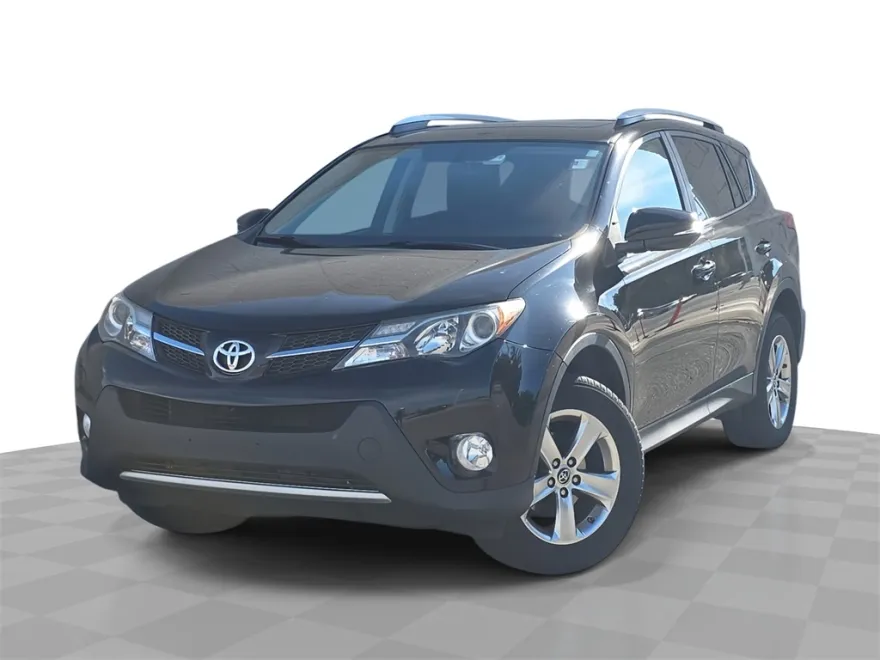 2015 Toyota RAV4 XLE photo 1