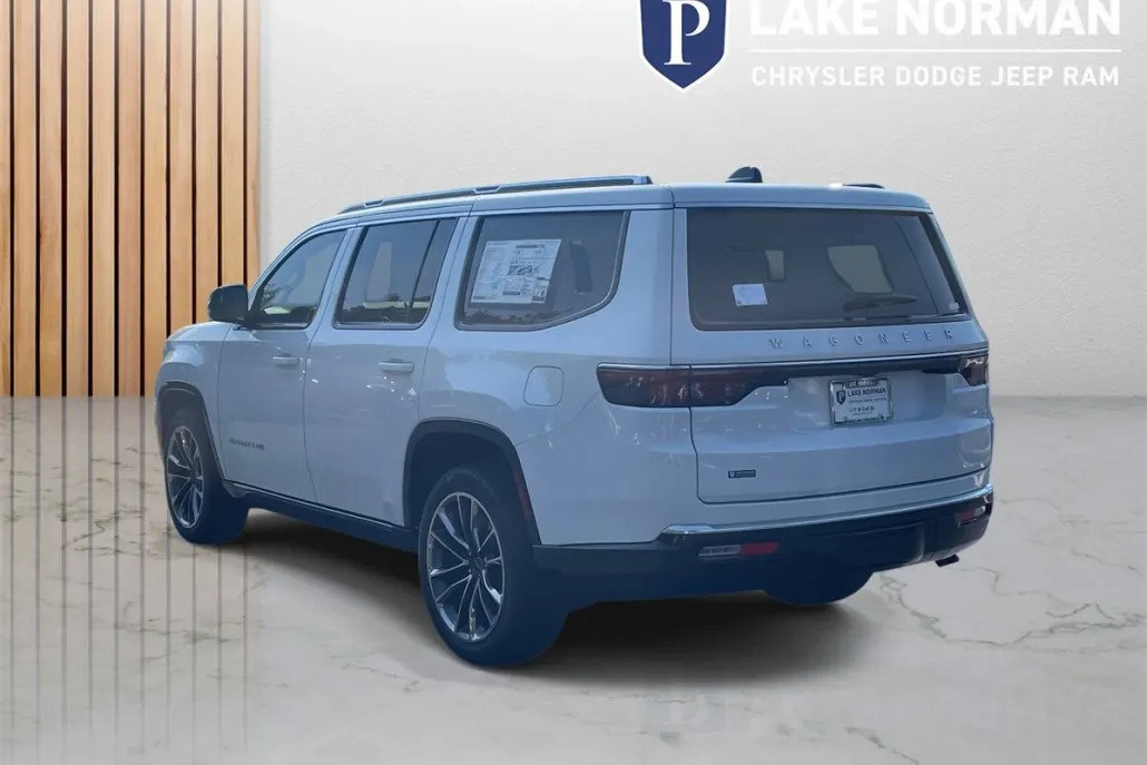 2025 Jeep Wagoneer Series III photo 1