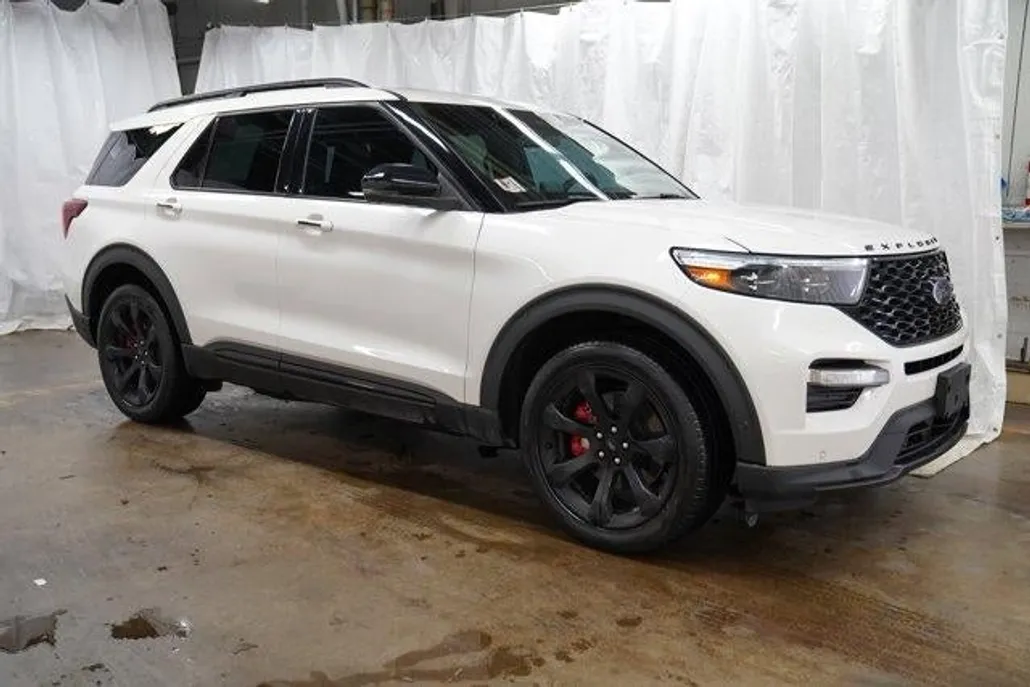 2021 Ford Explorer ST photo 1