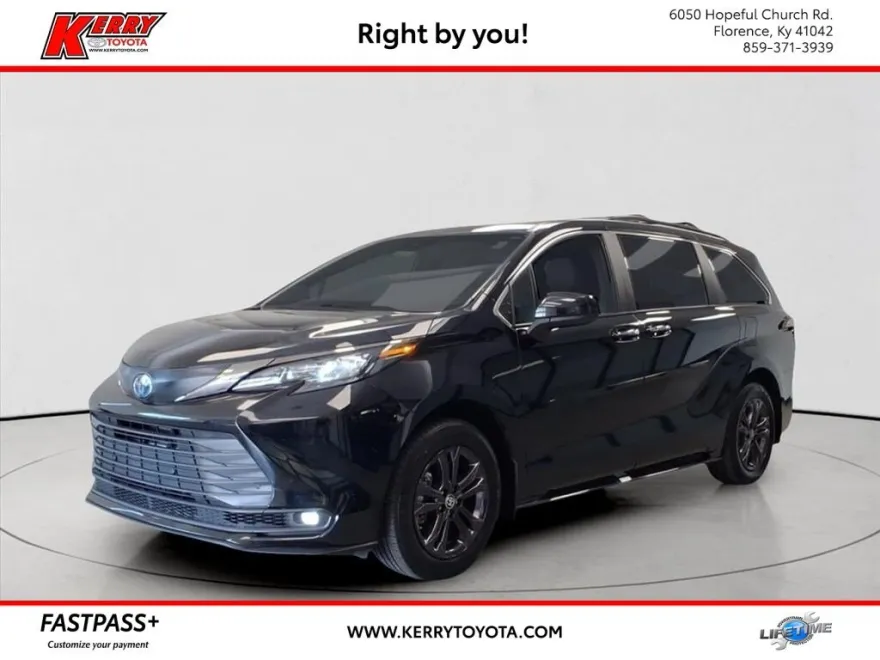 2024 Toyota Sienna Woodland Edition photo 1
