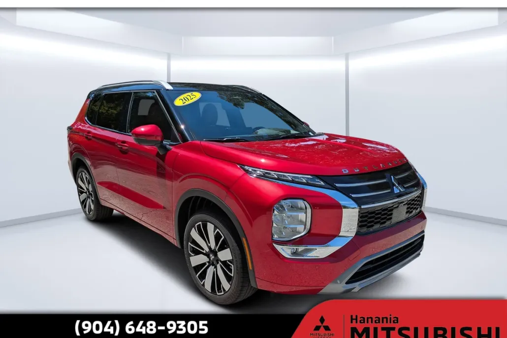 2025 Mitsubishi Outlander SEL photo 1