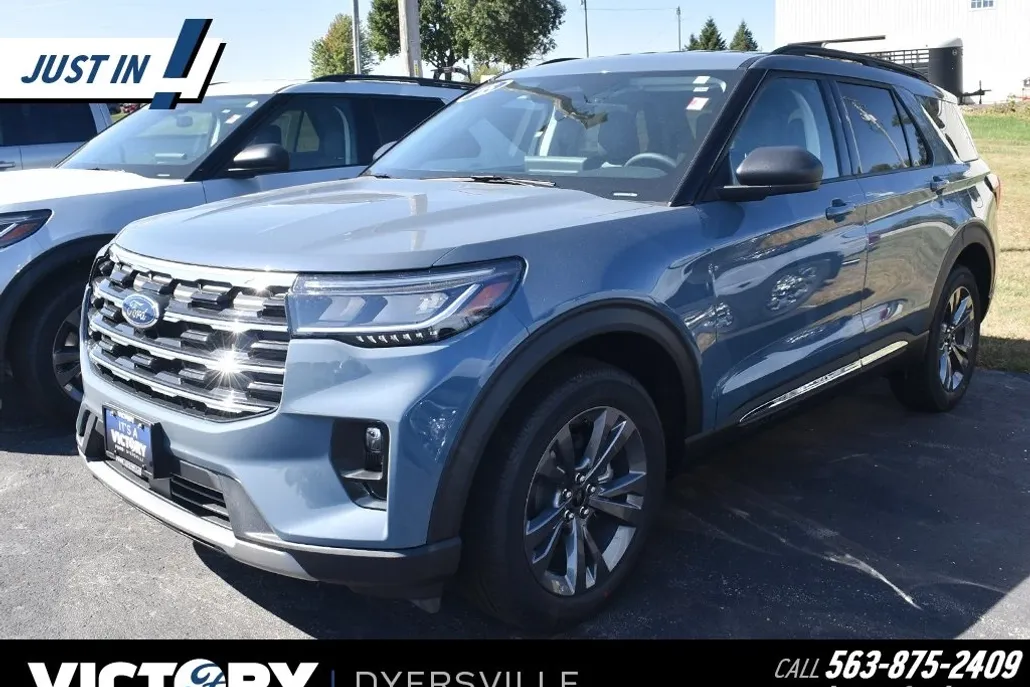 2025 Ford Explorer photo 1