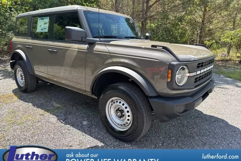 2025 Ford Bronco Base photo 1