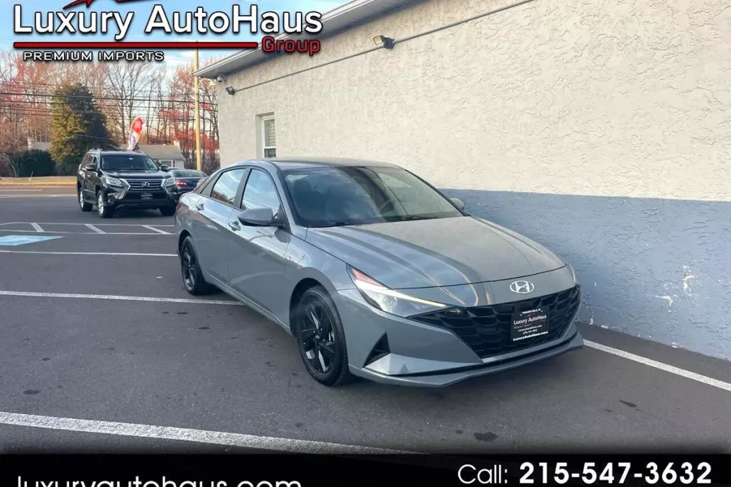 2022 Hyundai Elantra Hybrid Blue photo 1