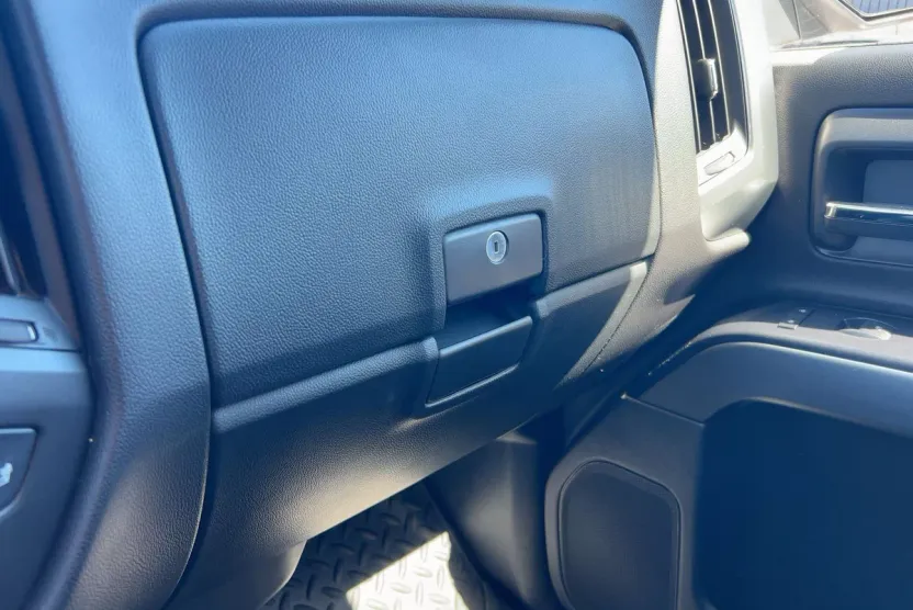 2015 Chevrolet Silverado 1500 LT photo 1