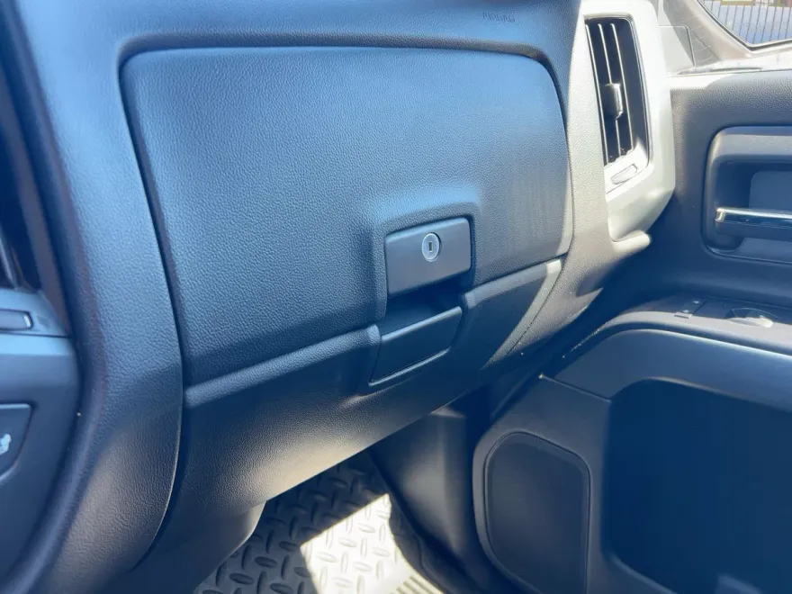2015 Chevrolet Silverado 1500 LT photo 1