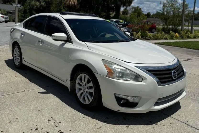 2015 Nissan Altima 3.5 S photo 1