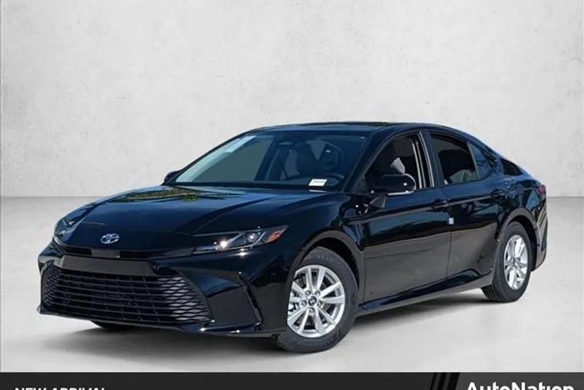 2025 Toyota Camry LE photo 1