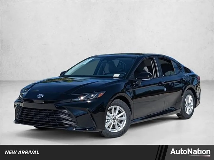 2025 Toyota Camry LE photo 1