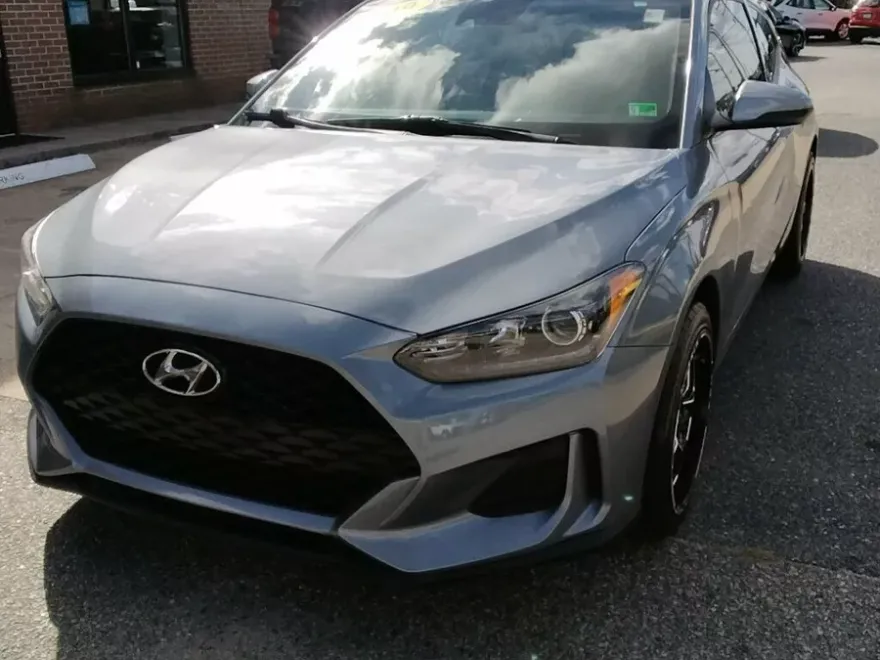 2019 Hyundai Veloster 2.0L Premium photo 1