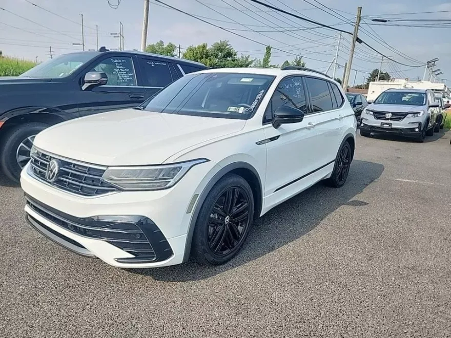 2022 Volkswagen Tiguan SE R-Line Black photo 1